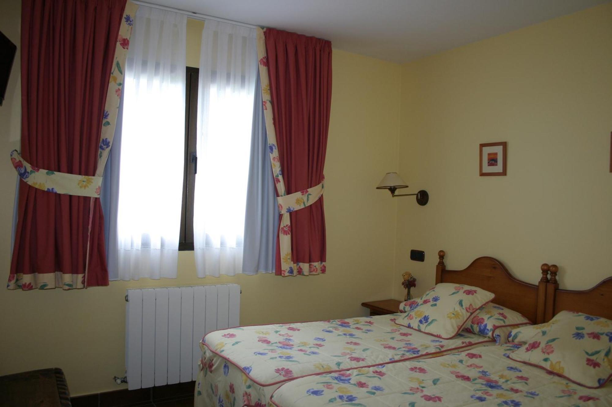 Hotel Somonte Quintes Exterior foto