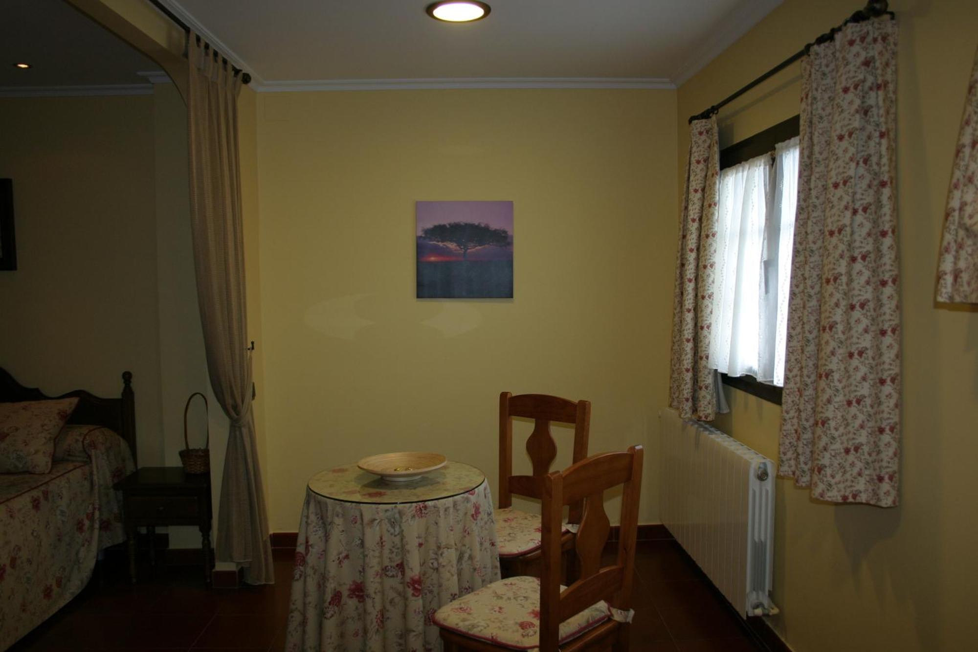 Hotel Somonte Quintes Habitación foto